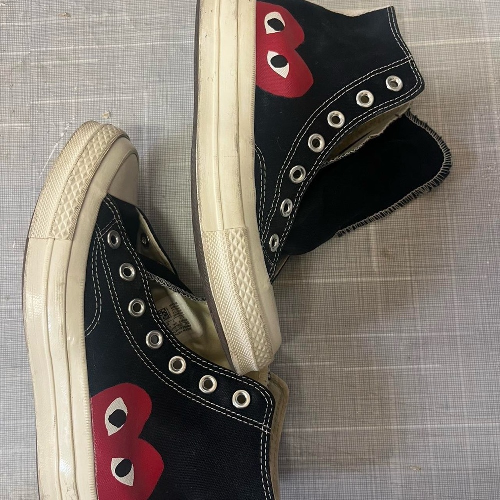 Black converse